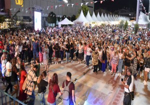 Yreler Renkler Festivalinde Karedeniz Frtnas